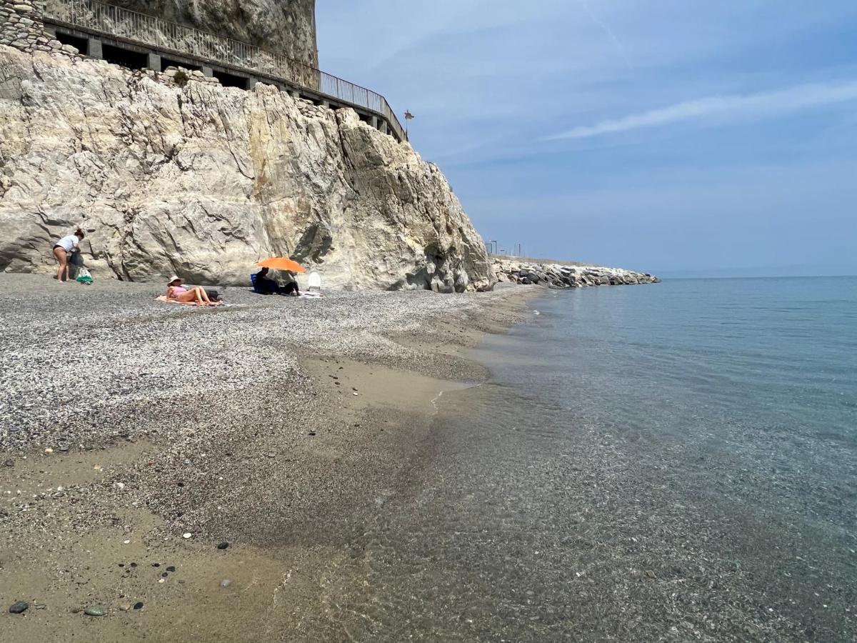 Ferienwohnung Al 37 Vista Mare E Colline Finale Ligure Exterior foto